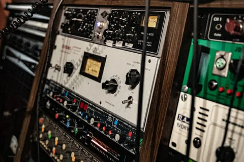 Analog signal processors